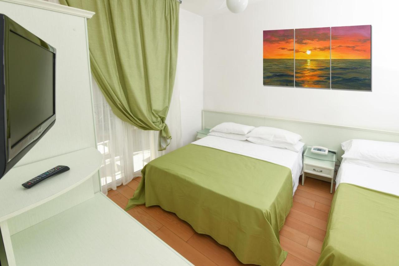 Hotel La Rosa Каттолика Экстерьер фото