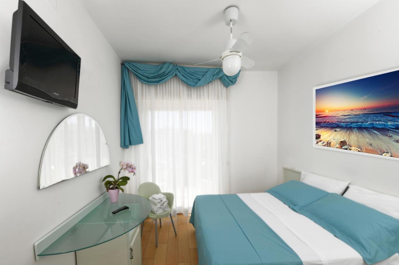 Hotel La Rosa Каттолика Экстерьер фото