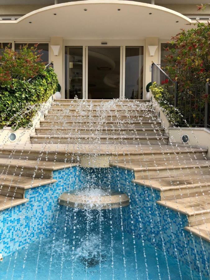 Hotel La Rosa Каттолика Экстерьер фото
